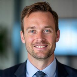 Mikko Korhosen muotokuva, Uoma Consultingin digitaalisen transformaation johtaja